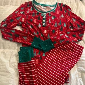 VVGUC Matilda Jane holiday pj's size 16